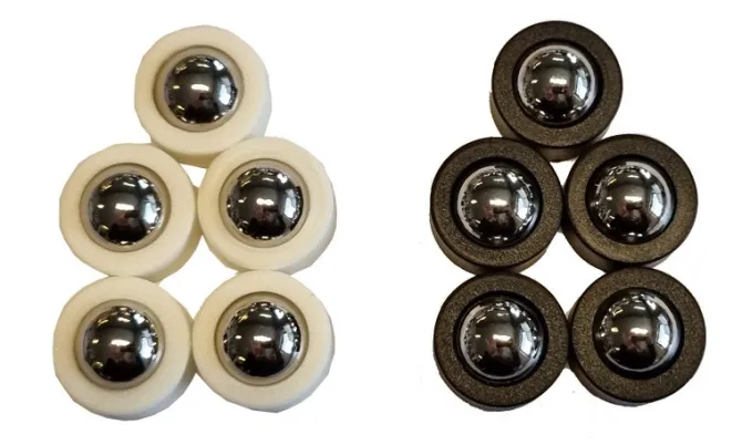 10 ekstra pucks til Shuffleball sort/hvid